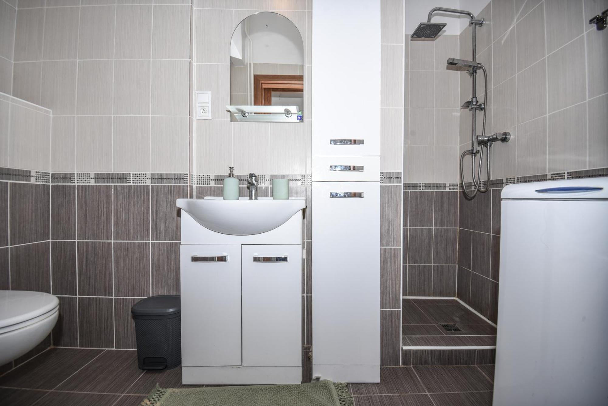 Central Urban Studio - Style Meets Comfort Братислава Экстерьер фото